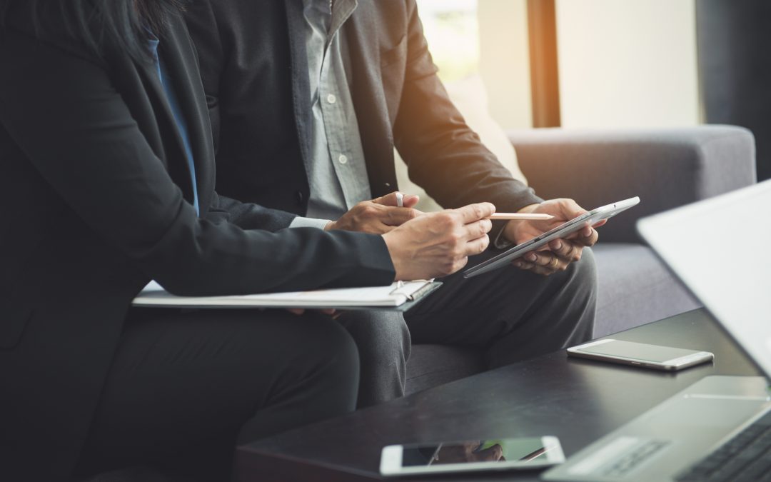 O setor de vendas é realmente vasto. As profissões no mercado de varejo trazem ainda mais oportunidades para essa área que só tende a crescer.