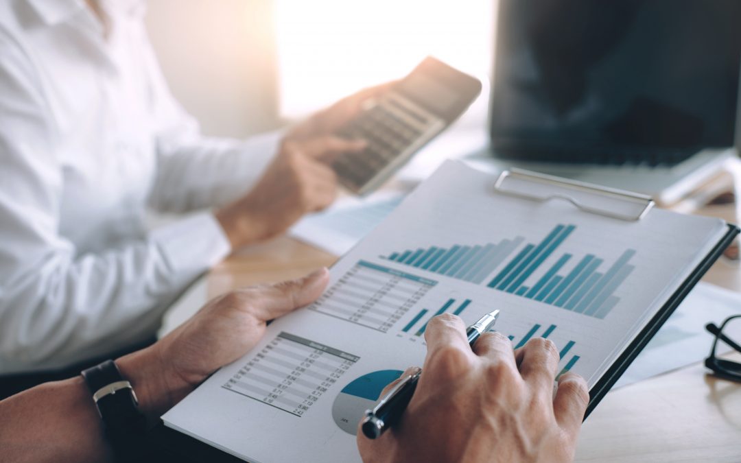 É graduado e está buscando uma especialização em economia? Conheça em nosso post as principais opções disponíveis no mercado!