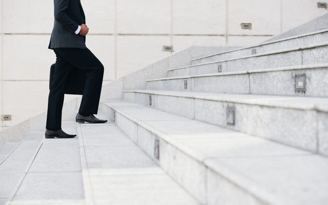 Algumas pessoas acham que gestão de carreira está totalmente ligada à questão salarial, mas não se engane, esse processo pode ser ainda mais amplo. Confira.