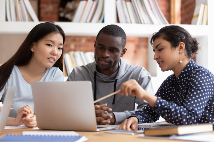 Simulação Empresarial: como é essa disciplina do MBA Finanças?